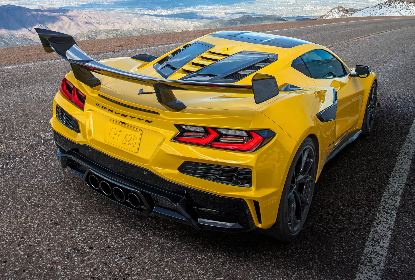 GM Issues Stop-Sale on 2025-2026 Chevy Corvette Models for Inoperable Rear Turn Signals